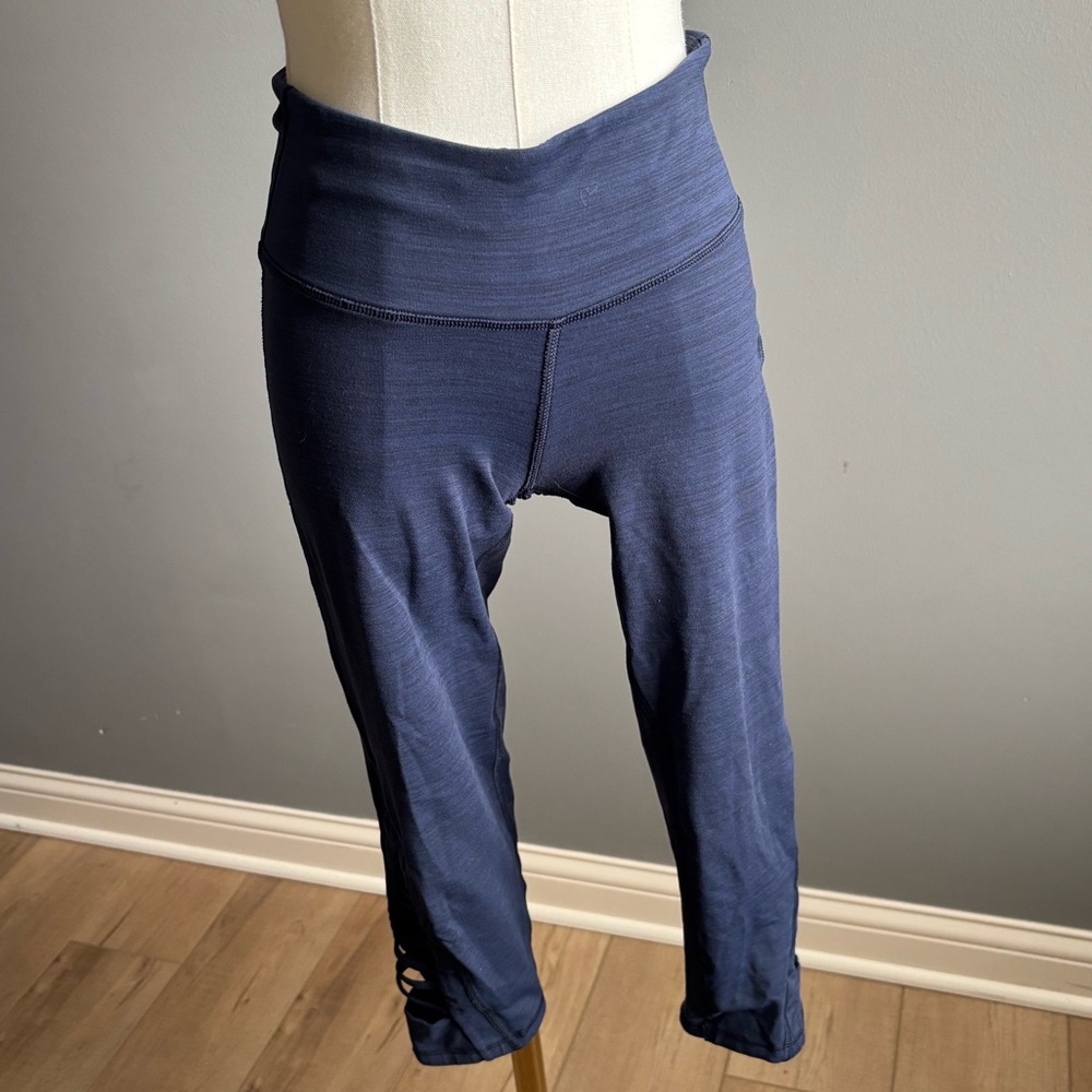 Athleta Criss Cross Chaturanga Capri